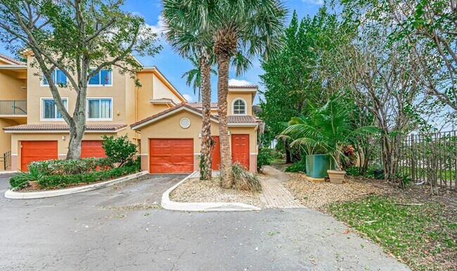 Photo - 900 Scotia Dr