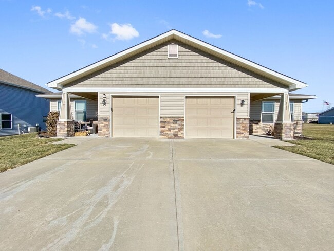 Building Photo - Charming 3-bed, 2-bath home in Blue Springs, MO!