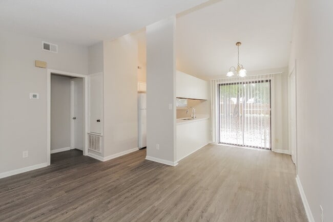 Photo - 5128 Glenview Ct