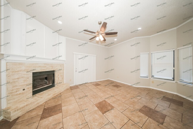 Photo - 2133 Lonnie Ln