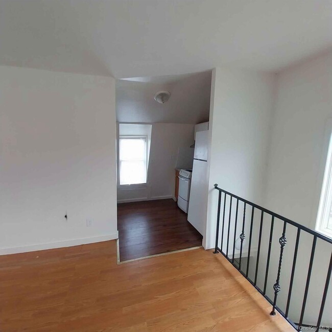Photo - 429 Guy Lombardo Ave Unit B