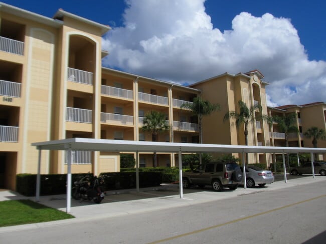 Building Photo - 2 bed/2 bath Condo in Popular Osprey Cove! Lake Views!!