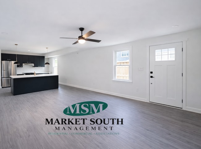 Photo - 37 W 201 Unidad 201 W. 37th Street Carriage House