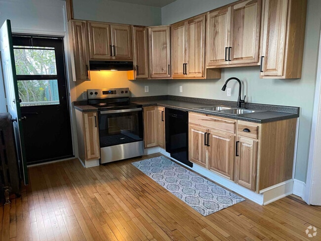 Building Photo - 319 N 4th Ave W Rental
