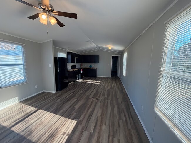 Photo - 110 N Michigan St