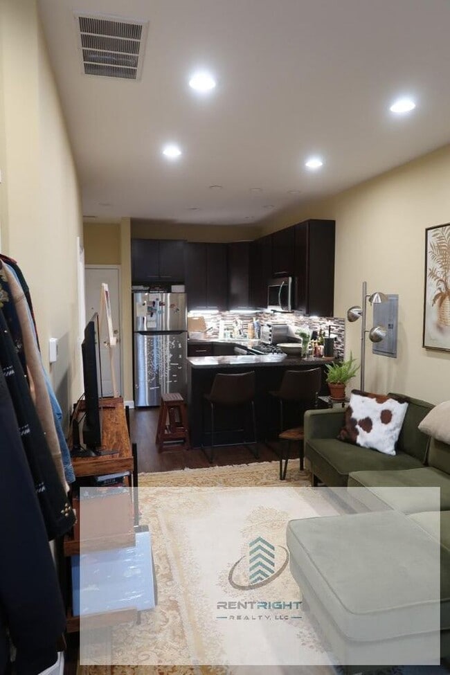 Photo - 1425 N Bosworth Ave