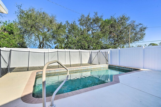 896 S Venice Blvd Unit SI ID1546109P