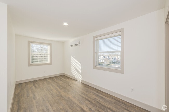 1BR, 1BA - 650SF - Bedroom