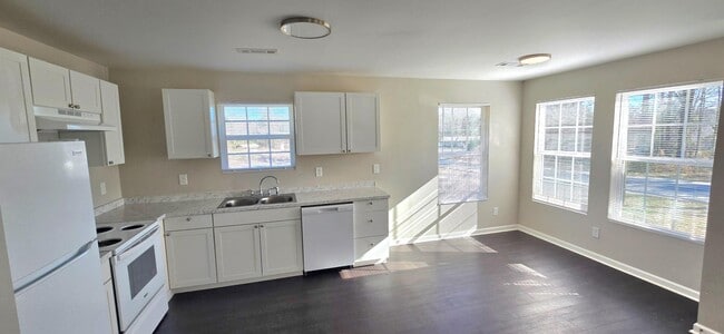 Photo - 707 Inspire Ave