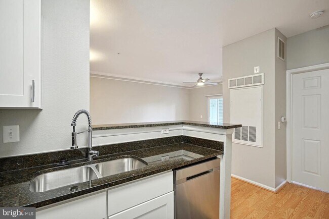Photo - 1601 Spring Gate Dr. Unit 1106