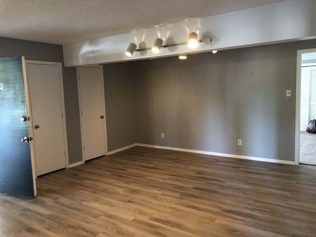 3 BR Living 19' x 16' Wow!!