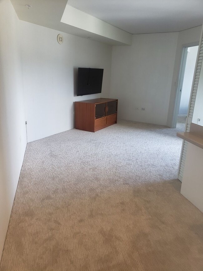 Photo - Must see One Kalakaua Unit Unit 1214