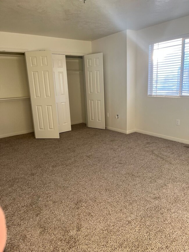 Photo - 3 Bed 2.5 Bath in Vernal!!