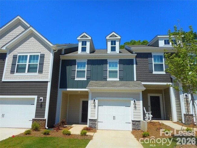 Building Photo - 2821 Aubrey St