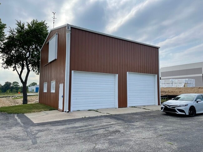 Building Photo - N128W20472 Holy Hill Rd Rental