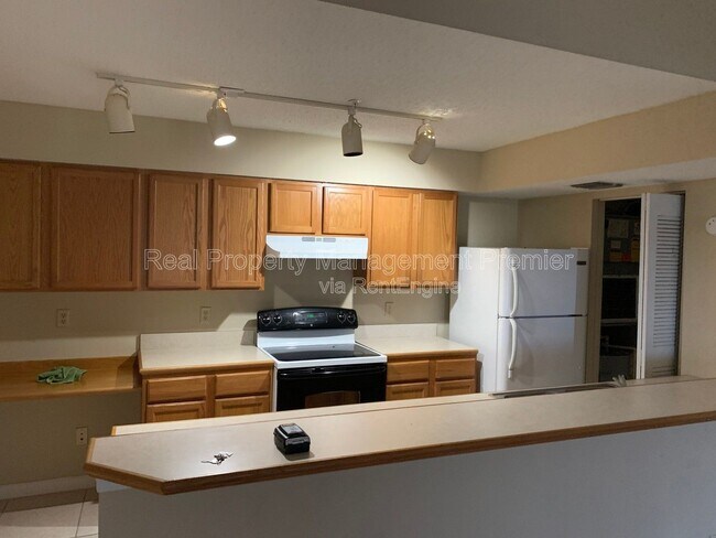 Photo - 9905 Westwood Dr Unit 37-3