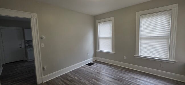 Building Photo - 114 Cedar Hill Ave Unit 1