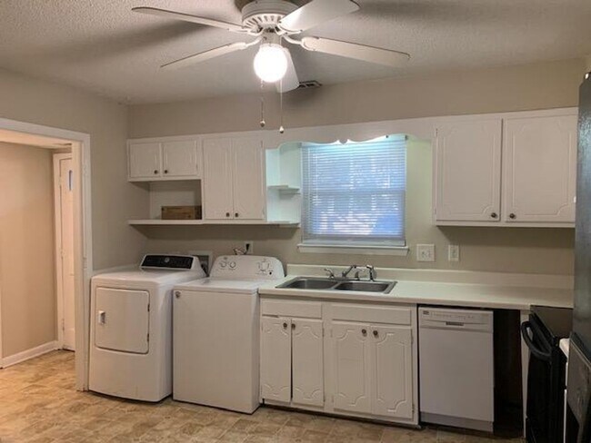 Photo - 1200A Falls Church Rd., Raleigh - Bev Roberts Rentals & Property Management