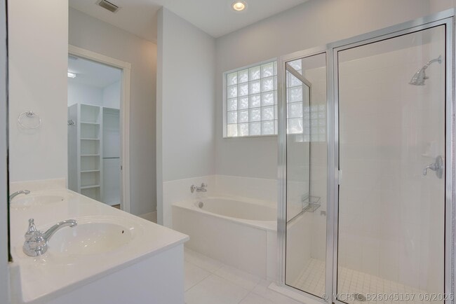 Photo - 256 San Remo Dr