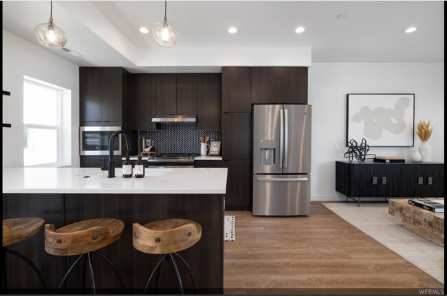 Photo - 1660 S Major St