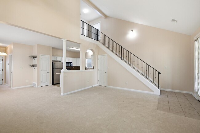 Photo - 1277 Island Pl E