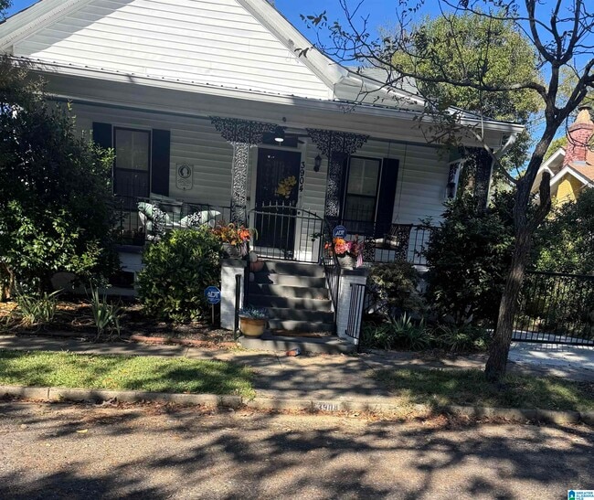 Building Photo - 3904 8th Ct S