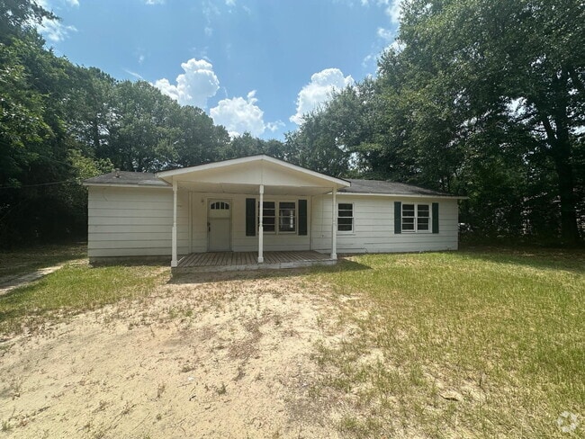 Building Photo - "Spacious 5-Bedroom Haven with 2 Full Bath... Rental