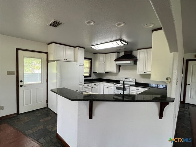 Photo - 2955 E Amity Rd