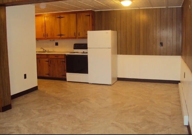 Building Photo - CLEMENS LANE 127/129 Unit 129 Rental