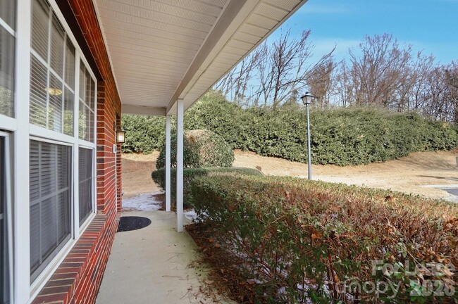 Photo - 1760 Forest Side Ln