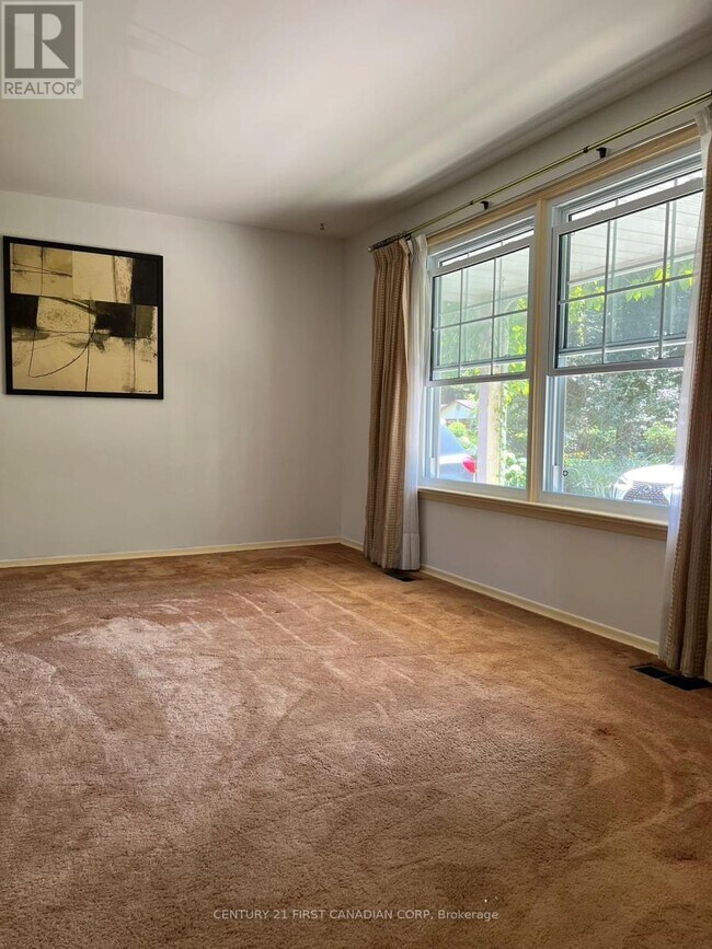 Photo - 34 Benson Crescent