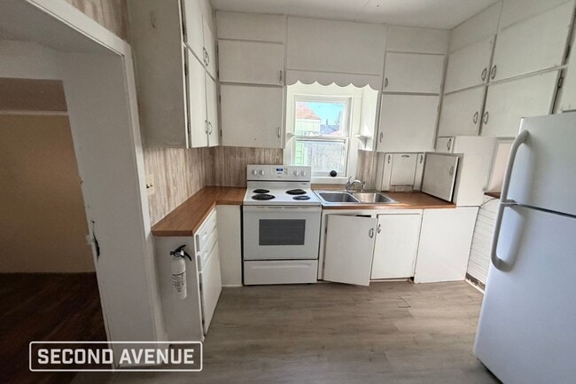 Photo - 208 S Thomas Ave