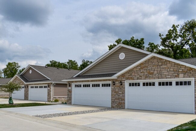 Charming Neighborhood Setting with Attached Garages - Redwood Noblesville Webster Drive Townhomes