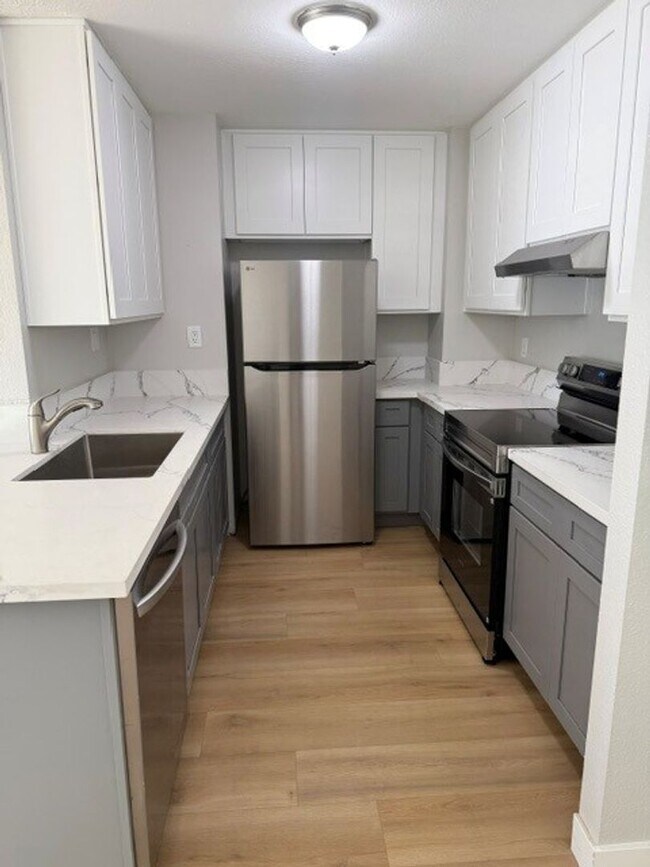 1750 E.Ocean #303
