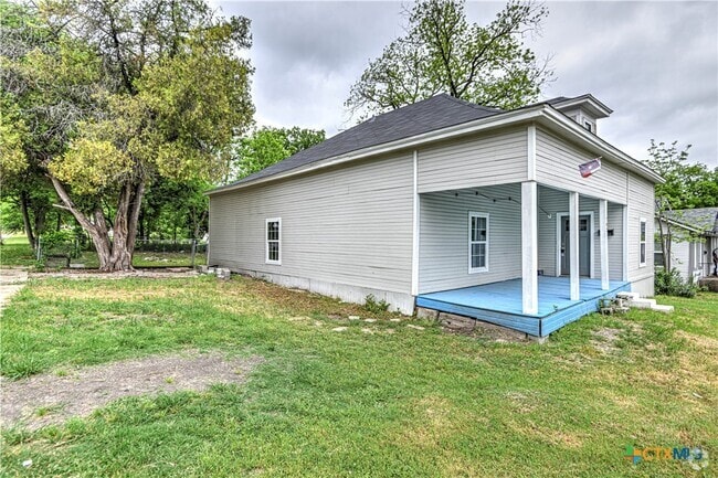 Building Photo - 702 N 8th St Rental