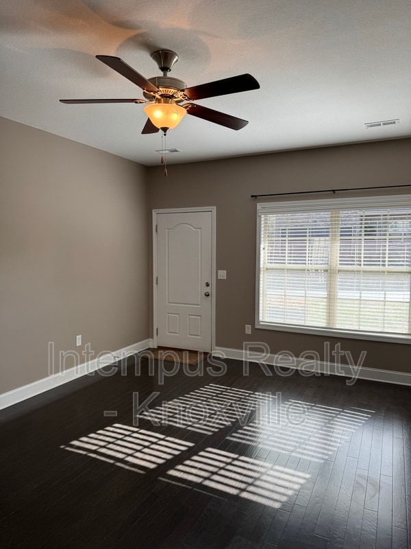 Photo - 2415 Flannery Way