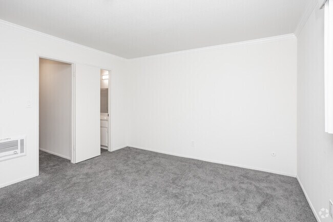 2BR, 2BA - 950SF - First Bedroom