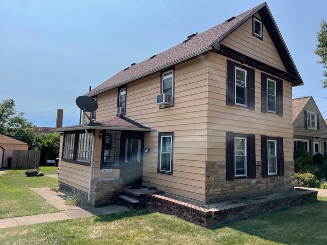 Building Photo - 4919 Behrwald Ave Unit 1