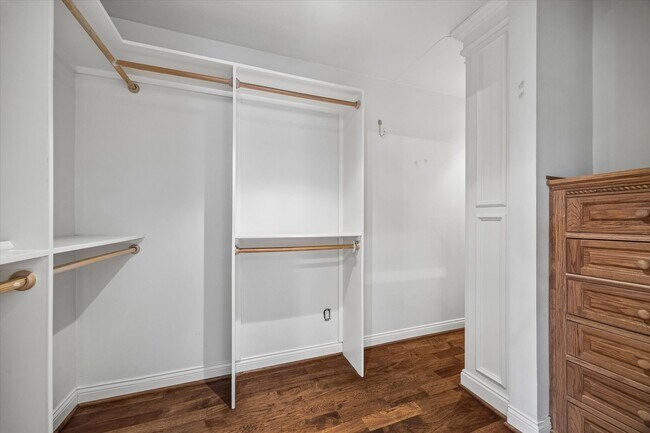 Photo - 5210 Meadow Lake Ln