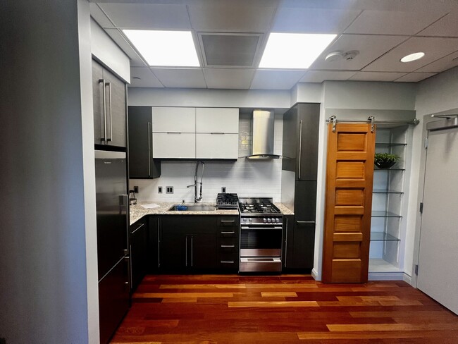 Building Photo - 715 Tremont St Unit 1 Rental