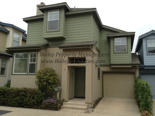 Building Photo - Gorgeous Santa Cruz Home!! 3bed/2.5 bath
