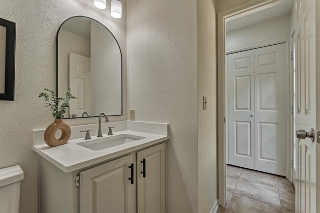 Photo - 71 Breezy Point Pl