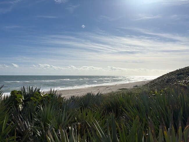 Photo - 562 Carousel Ln