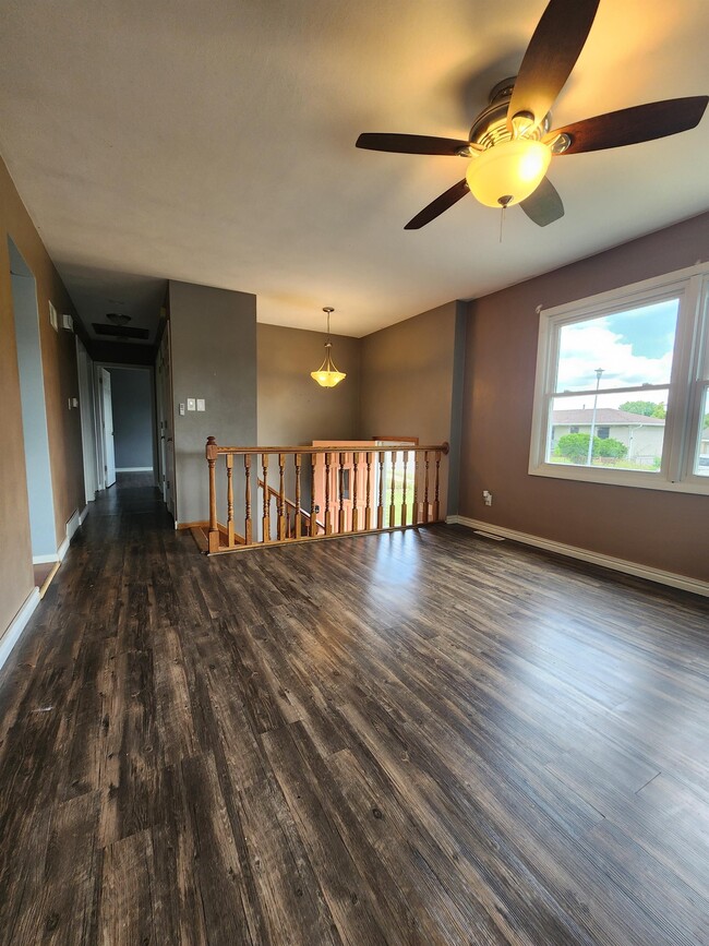 Photo - 2065 Ellen St