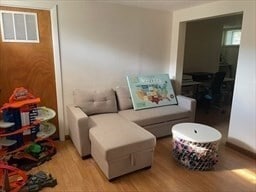 Photo - 2 Marigold Ave