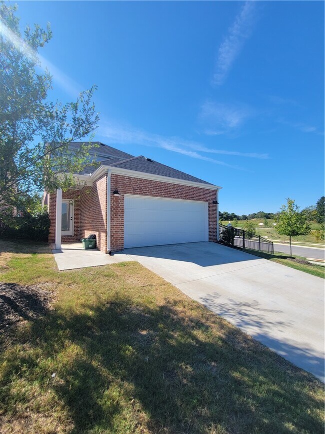 Photo - 2302 E Frontier Elm Dr