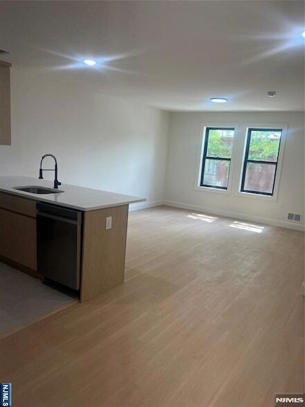 5 Montclair Ave