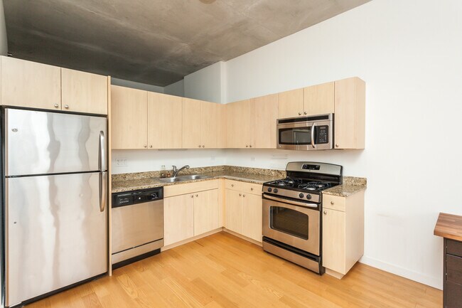 Photo - 235 W Van Buren St Unit #  04418