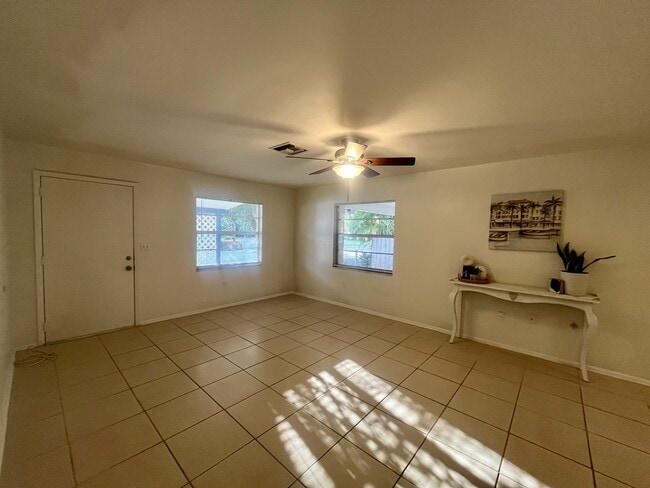 705 Bayou Ave