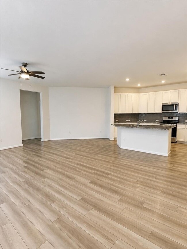 Photo - 2920 Grand Anse Dr